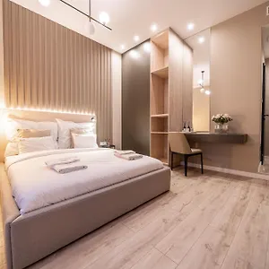  Hotel Karoly Boutique Suites, Location By Bqa Węgry
