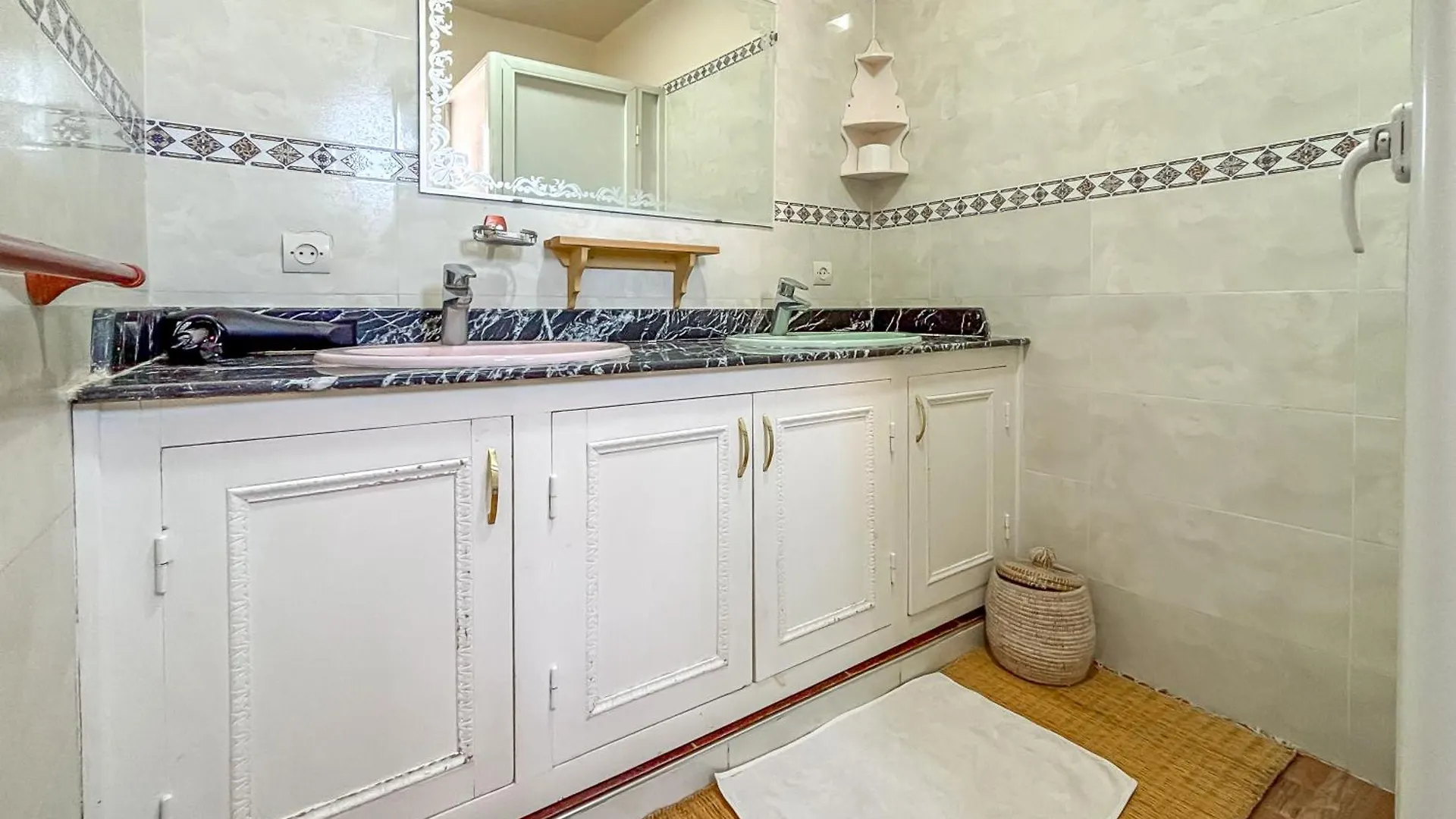 *** Bed & Breakfast Le Bleu House Bed and Breakfast Sidi Abdallah Ghiat Marokko