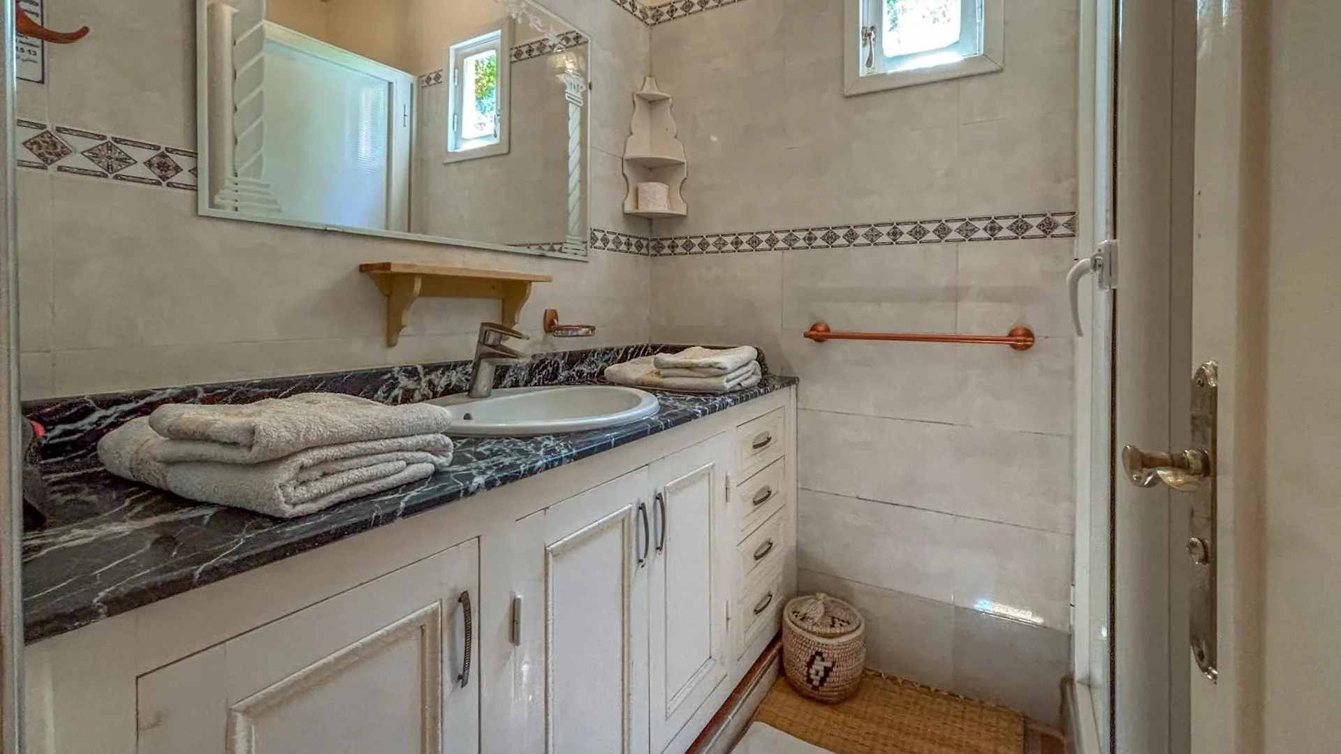 Le Bleu House Bed and Breakfast Sidi Abdallah Ghiat Marokko